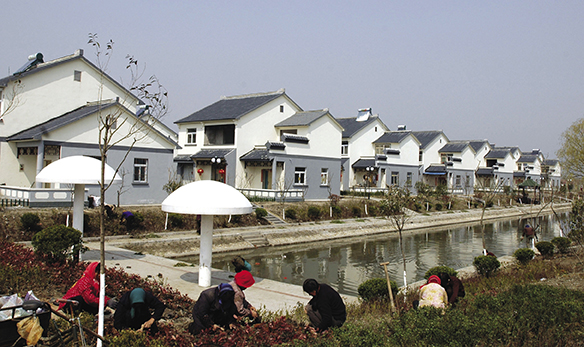 2007年3月20日，江苏姜堰市沈高镇河横生态小区，该小区于本月交付村民入住使用