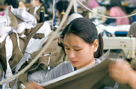 产业结构调整缓慢影响到广东省现代产业体系的构建