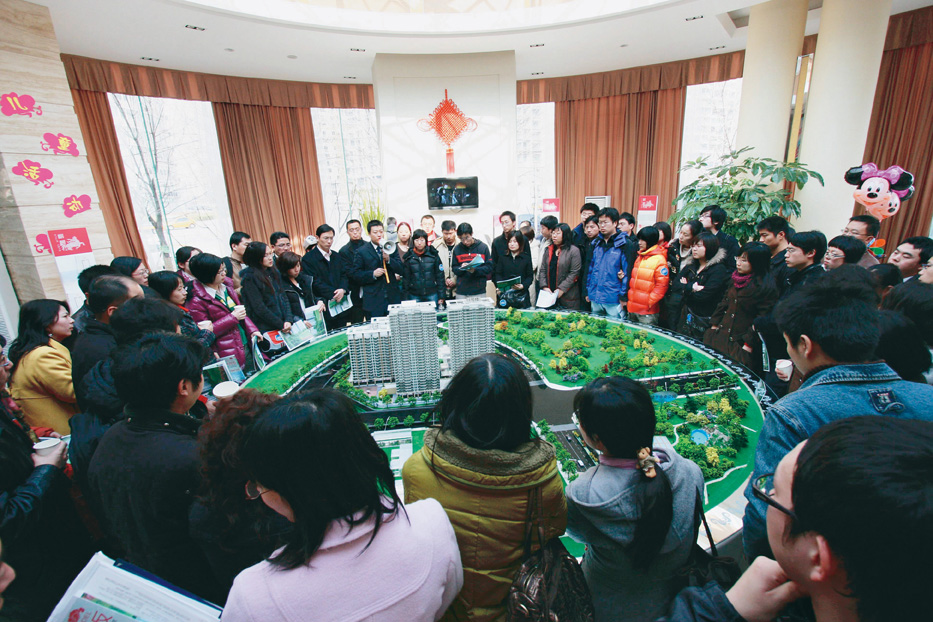 2009年3月7日，由7385位搜房卡会员报名参加的看房团开进北京楼市40个热点在售项目