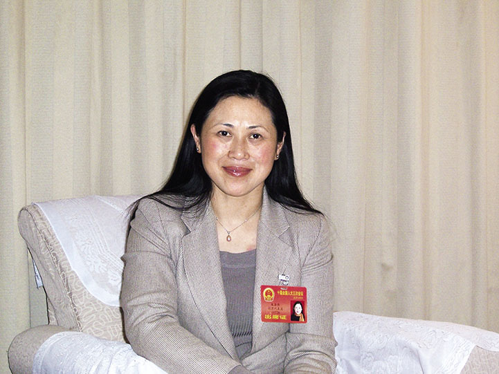 朱善萍全国人大代表南京外国语学校教科室主任